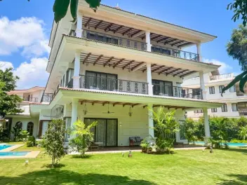 Edge Water Villa in Arpora